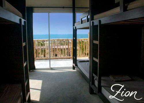 Albergue Zion Beach House