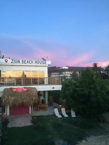 Albergue Zion Beach House