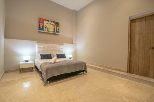 9 Bedroom Apartment With Jacuzzi In Old City