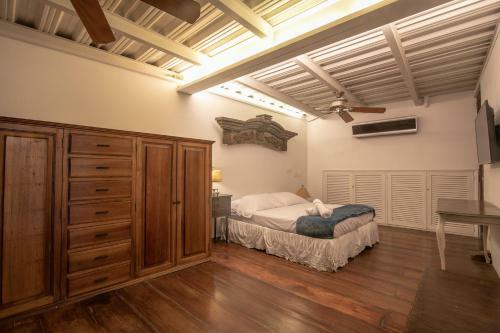 9 Bedroom Apartment With Jacuzzi In Old City