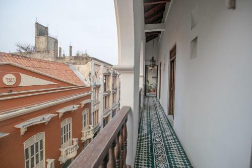 9 Bedroom Apartment With Jacuzzi In Old City