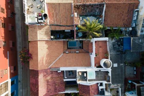 Villa Fascinating Casa Trinitarias In Walled City / Pool