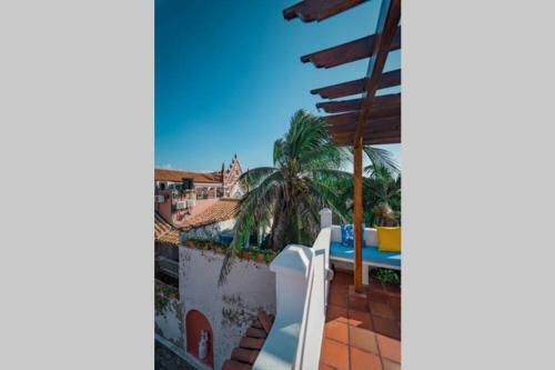 Villa Fascinating Casa Trinitarias In Walled City / Pool