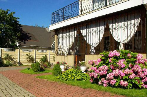 Hostal Guest House "from Home To Home"