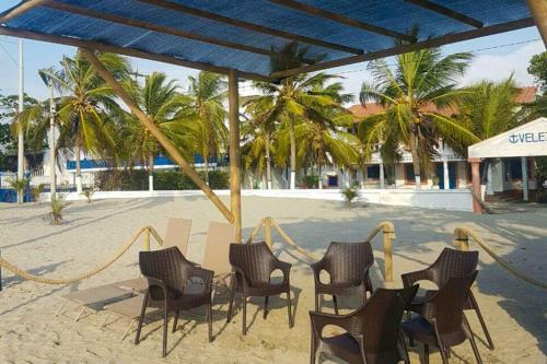 Spacious Home With Bedrooms And Across From Beach