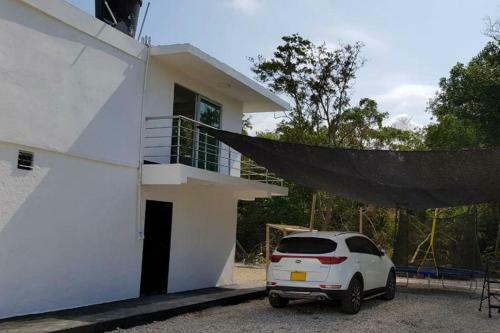 Spacious Home With Bedrooms And Across From Beach