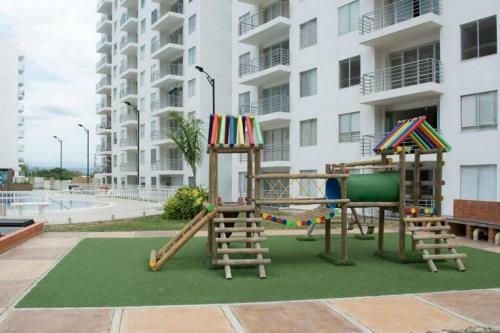 Comfortable Bedroom Apartment With Balcony And Pools
