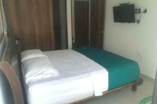 Cuarto Con Ba�o Privado Y Piscina