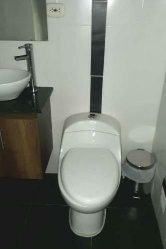 Cuarto Con Ba�o Privado Y Piscina