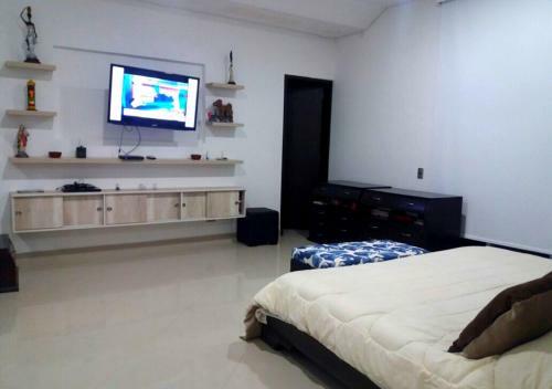 Casa Con Piscina Privada En Lagos Del Pe�on