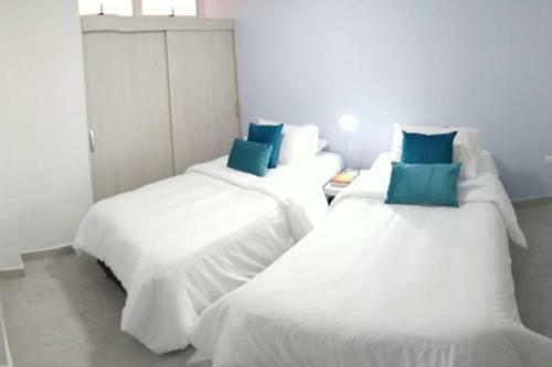 En El Poblado, Espectacular Apartamento Entero Nuevo