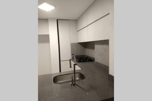 En El Poblado, Espectacular Apartamento Entero Nuevo