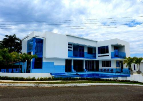 Casa Con Piscina Y Jacuzzi Privado En Melgar