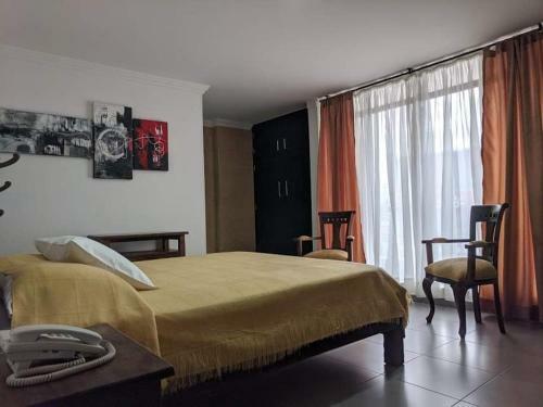 Flor Amarillo Hotel