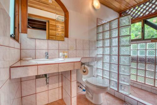 La Casa Del Mango, Ocean And Mountain Views & Pool