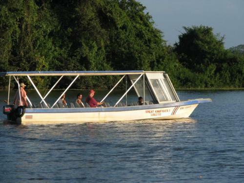 Kingfisher Lodge & Tours