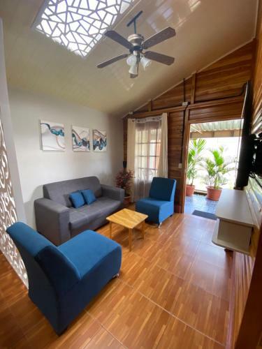 Acogedora Casa Tipo Caba�a En El Centro de La Fortuna