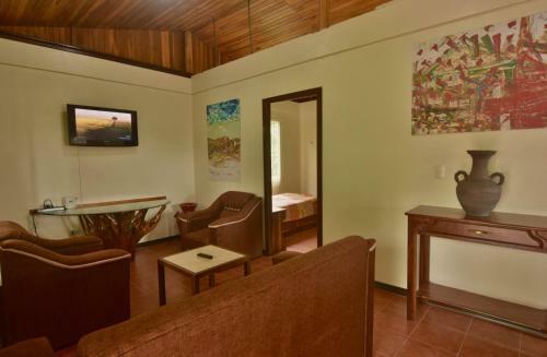Casa Amarilla