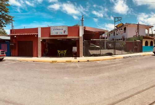 Hostal Hotel Cabinas Jacomar
