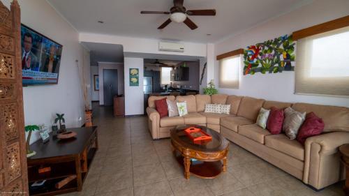 Apartamento The Palms Oceanfront Condo 604