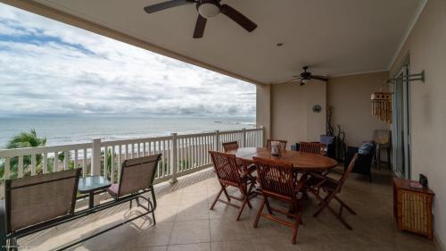 Apartamento The Palms Oceanfront Condo 604