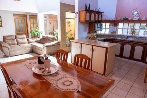 Hostal Hostel Bouganvilia Bed And Breakfast
