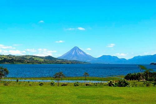 Bed & Breakfast Two Volcanoes Bay