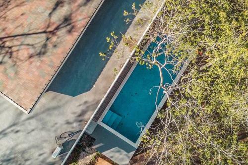 Ocean Breeze House - Modern Villa W/pool Sleeps 4