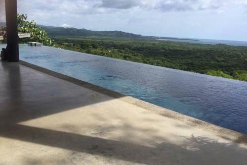 Beautiful Ocean View Villa With Infinity Pool And AC - Sleeps 6