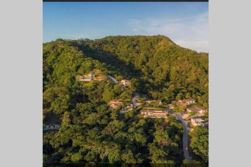 Beautiful Ocean View Villa With Infinity Pool And AC - Sleeps 6
