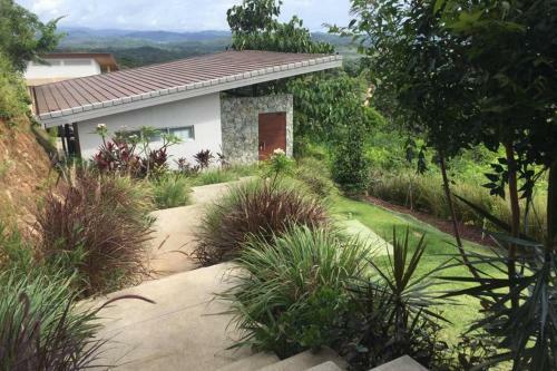 Beautiful Ocean View Villa With Infinity Pool And AC - Sleeps 6