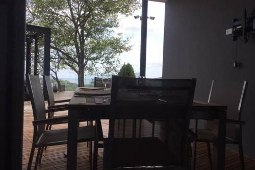 Beautiful Ocean View Villa With Infinity Pool And AC - Sleeps 6