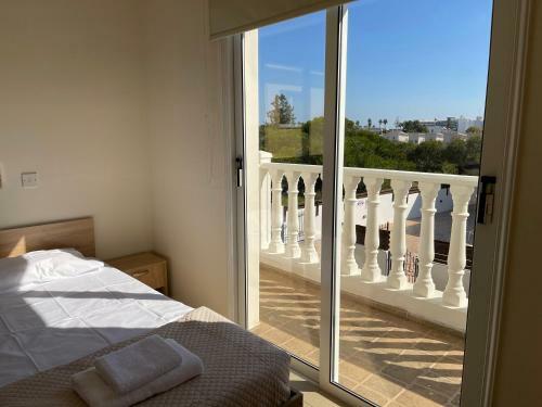 Villa Nissi Golden Beach