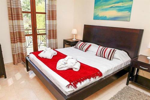 Villa In Kouklia Sleeps 6 Includes Swimming Pool Air Con And Wifi