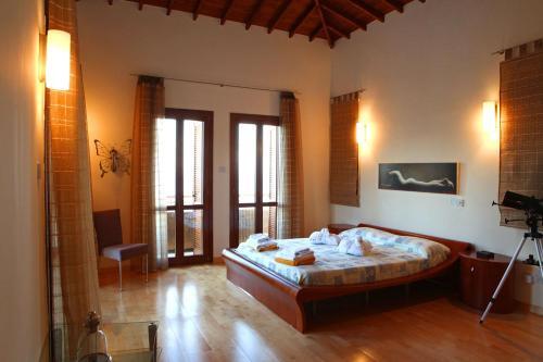 Villa In Kouklia Sleeps 6 Includes Swimming Pool Air Con And Wifi 6