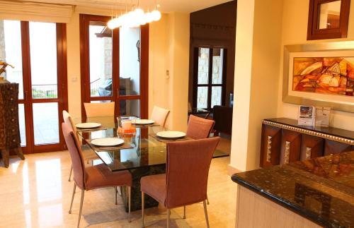 Villa In Kouklia Sleeps 6 Includes Swimming Pool Air Con And Wifi 6