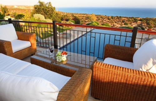 Villa In Kouklia Sleeps 6 Includes Swimming Pool Air Con And Wifi 6