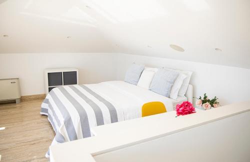 Agios Nikolaos Villa Sleeps 16 With Pool And Air Con