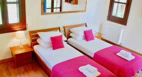 4 Bedroom Villa Thrasos With Private Infinity Pool, Aphrodite Hills Resort