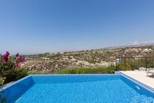 Kouklia Villa Sleeps 4 With Pool Air Con And Wifi