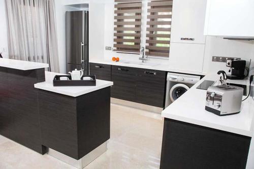 Villa In Kouklia Sleeps 6 Includes Swimming Pool Air Con And Wifi 8