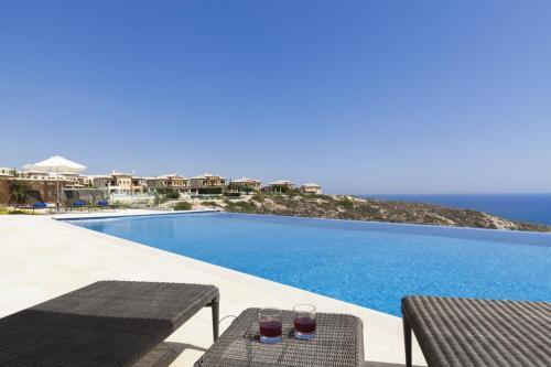 Villa In Kouklia Sleeps 10 Includes Swimming Pool Air Con And Wifi 1