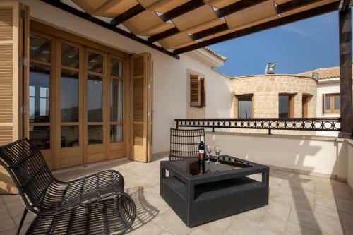 Villa In Kouklia Sleeps 10 Includes Swimming Pool Air Con And Wifi 1 2