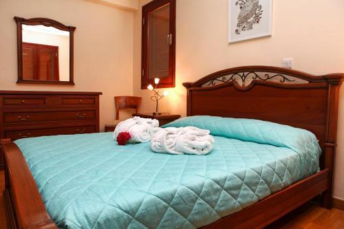 Villa In Kouklia Sleeps 6 Includes Swimming Pool And Air Con 3
