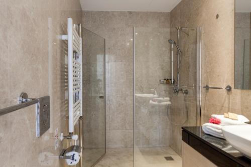 Villa In Kouklia Sleeps 6 Includes Swimming Pool And Air Con 0