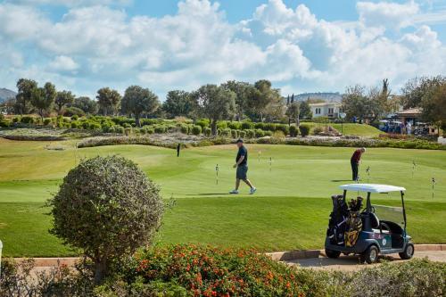 Villa In Kouklia Sleeps 6 Includes Swimming Pool And Air Con 0