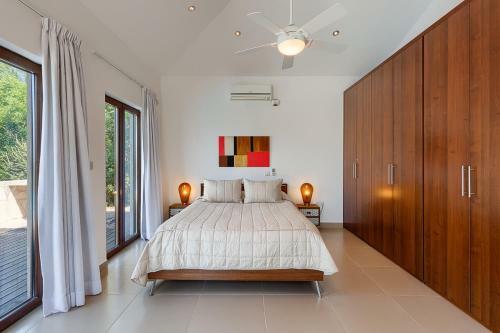 Villa In Kouklia Sleeps 6 Includes Swimming Pool And Air Con 2