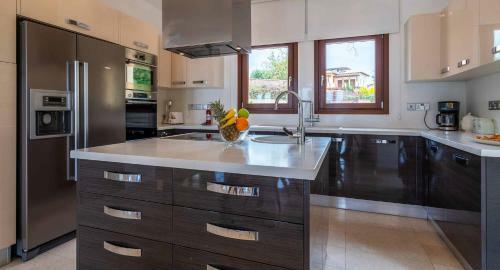 Villa Idalium - Stunning Front Line Villa With Panoramic Sea Views