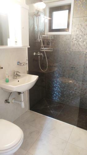 Makenzie Sunset Apartment
