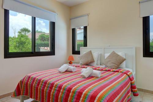 Latchi Villa Sleeps 4 With Pool Air Con And Wifi